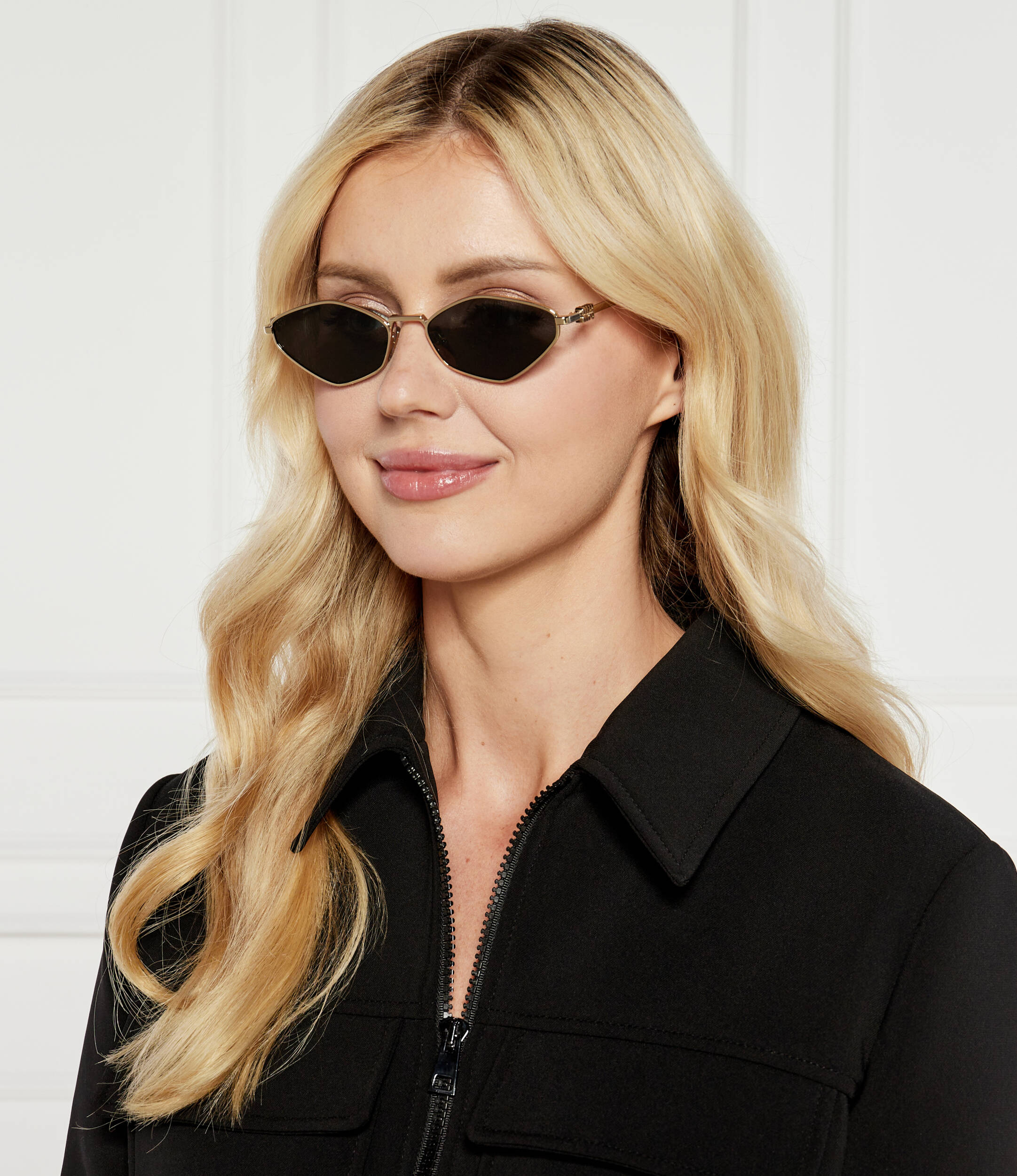 iu242w0000180240056-1