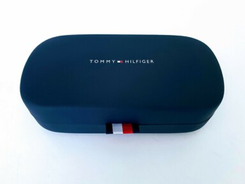 tommyhilfigerclosedcase_cropped